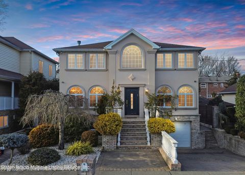 Photo of 269 Ashland Avenue, Staten Island, NY 10309 (MLS # 2401080)