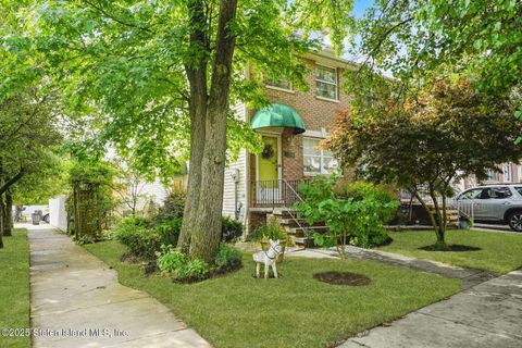 Photo of 9 Sperry Place, Staten Island, NY 10312 (MLS # 2503876)