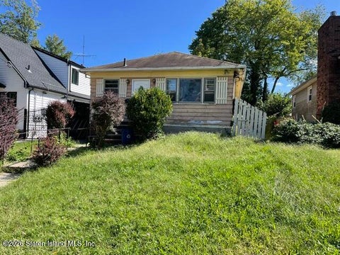 Homes For Sale - 87 Wheeler Avenue<br/> Staten Island, NY 10314