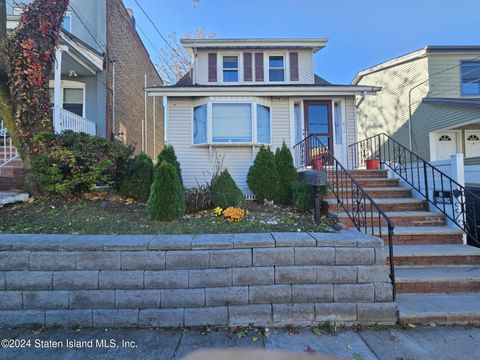 Photo of 414 Castleton Avenue, Staten Island, NY 10301 (MLS # 2406508)