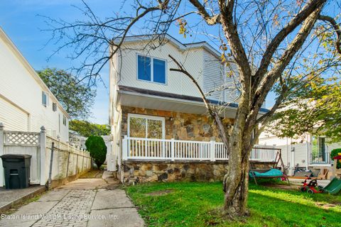 Photo of 58 Roanoke Street, Staten Island, NY 10314 (MLS # 1164929)