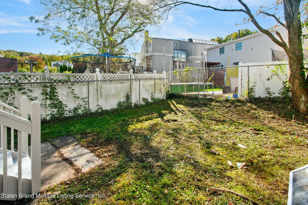 Photo of 58 Roanoke Street, Staten Island, NY 10314 (MLS # 1164929)