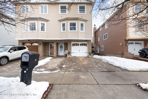 Photo of 21 Pompey Avenue, Staten Island, NY 10312 (MLS # 2600888)