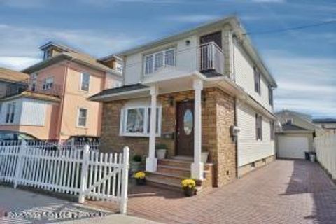Photo of 182 Olympia Boulevard, Staten Island, NY 10305 (MLS # 2506902)
