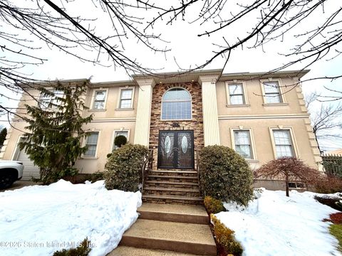 Photo of 112 Preston Avenue, Staten Island, NY 10312 (MLS # 2601082)