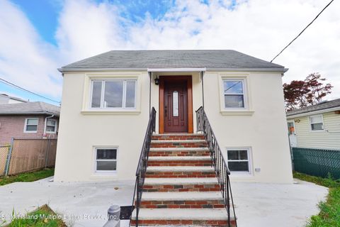 Photo of 231 Jerome Avenue, Staten Island, NY 10305 (MLS # 1165324)