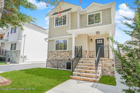 Photo of 291 Rensselaer Avenue, Staten Island, NY 10312 (MLS # 2502286)
