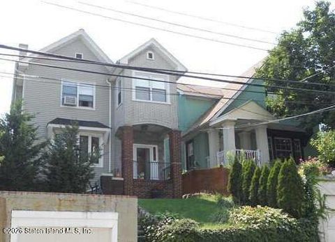 Photo of 402 Woodstock Avenue, Staten Island, NY 10301 (MLS # 2601505)