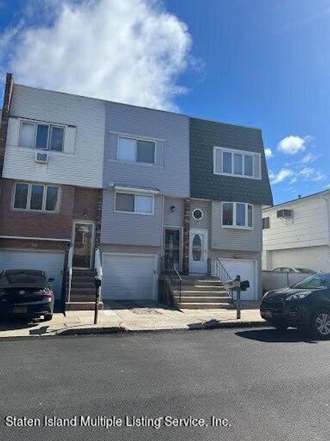 Photo of 31 Yucca Drive, Staten Island, NY 10312 (MLS # 1160589)