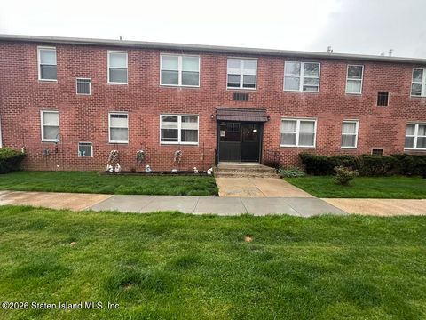 Photo of 133 Cortelyou Avenue #1-3, Staten Island, NY 10308 (MLS # 2602233)