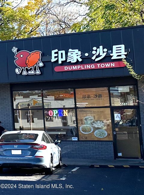 Photo of 2232 Hylan Boulevard, Staten Island, NY 10306 (MLS # 2406242)