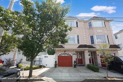 Photo of 62 Ambassador Lane, Staten Island, NY 10309 (MLS # 1163450)