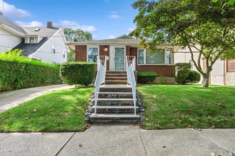 Photo of 123 9 Street, Staten Island, NY 10306 (MLS # 2405014)