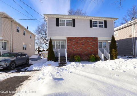Photo of 22 Cloverdale Avenue, Staten Island, NY 10308 (MLS # 2600579)