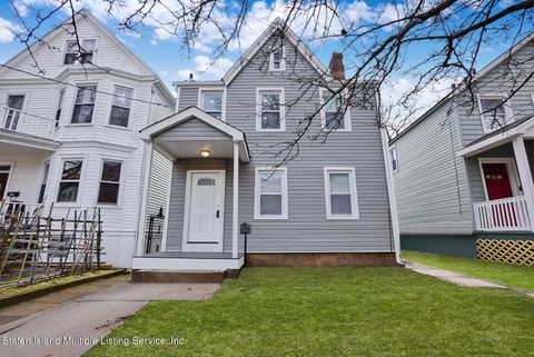 Photo of 82 Harrison Street, Staten Island, NY 10304 (MLS # 1160284)