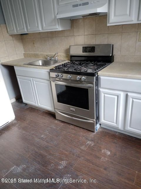 Photo of 206 Bay Street, Staten Island, NY 10301 (MLS # 2500395)