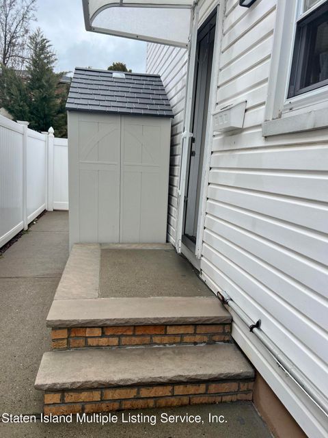 Photo of 175 Kelly Boulevard, Staten Island, NY 10314 (MLS # 1161082)
