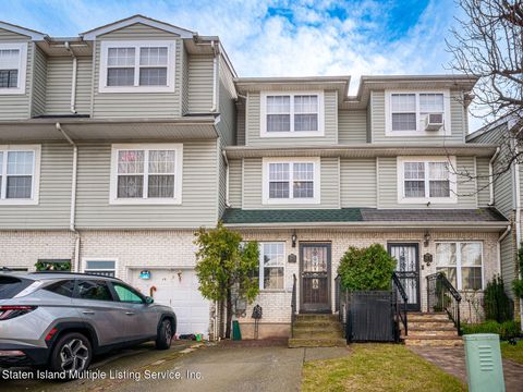 Photo of 46 Circle Loop #P, Staten Island, NY 10304 (MLS # 1159472)