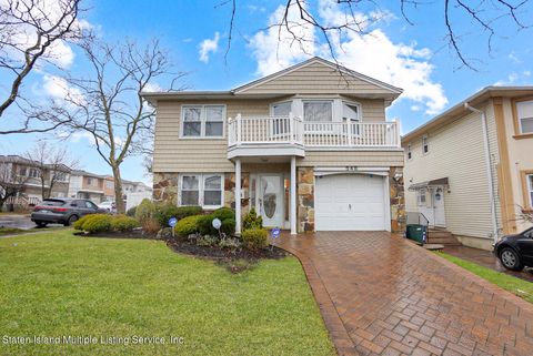 Photo of 548 Klondike Avenue, Staten Island, NY 10314 (MLS # 1160303)
