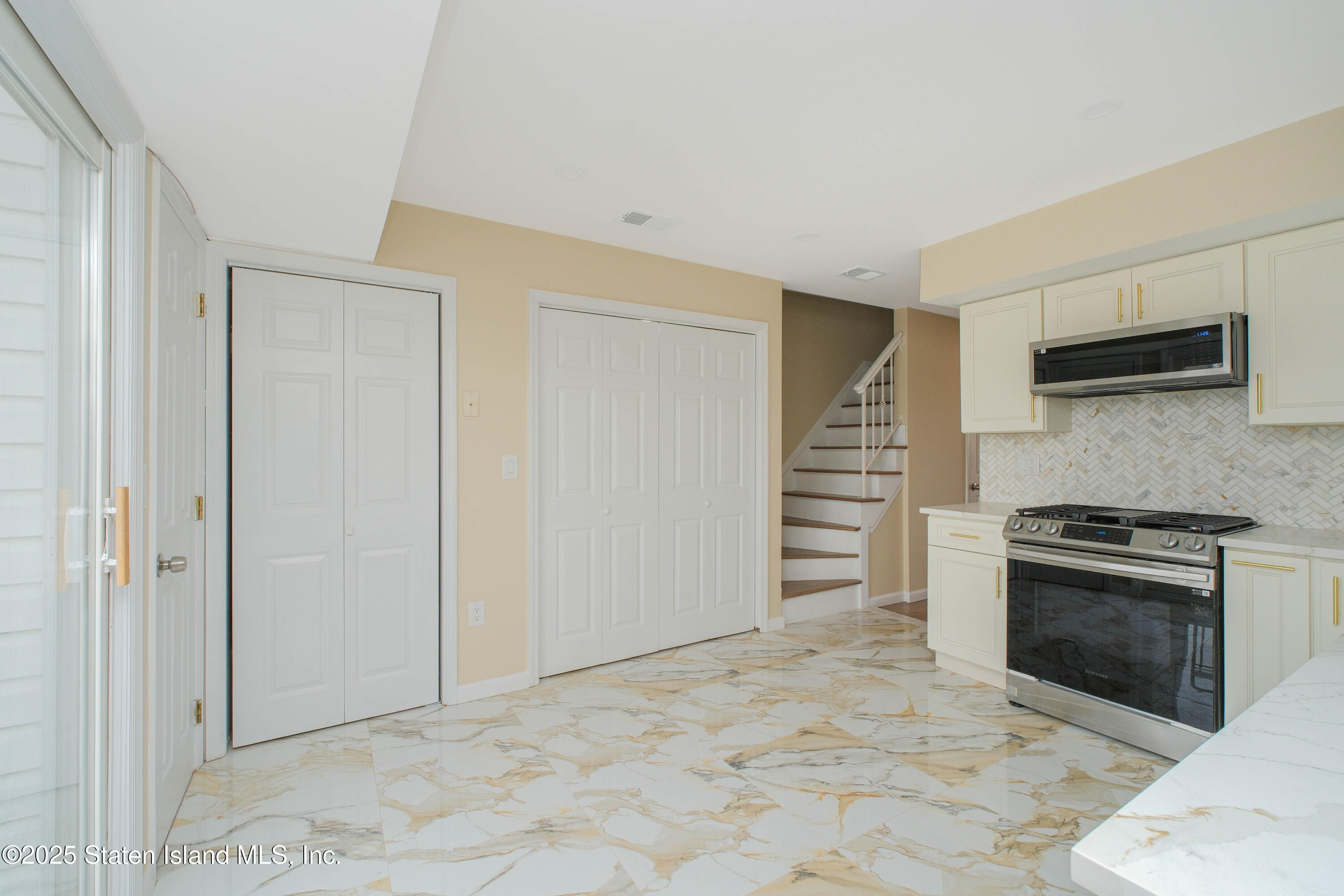 795 Father Capodanno Boulevard, Staten Island, New York image 15
