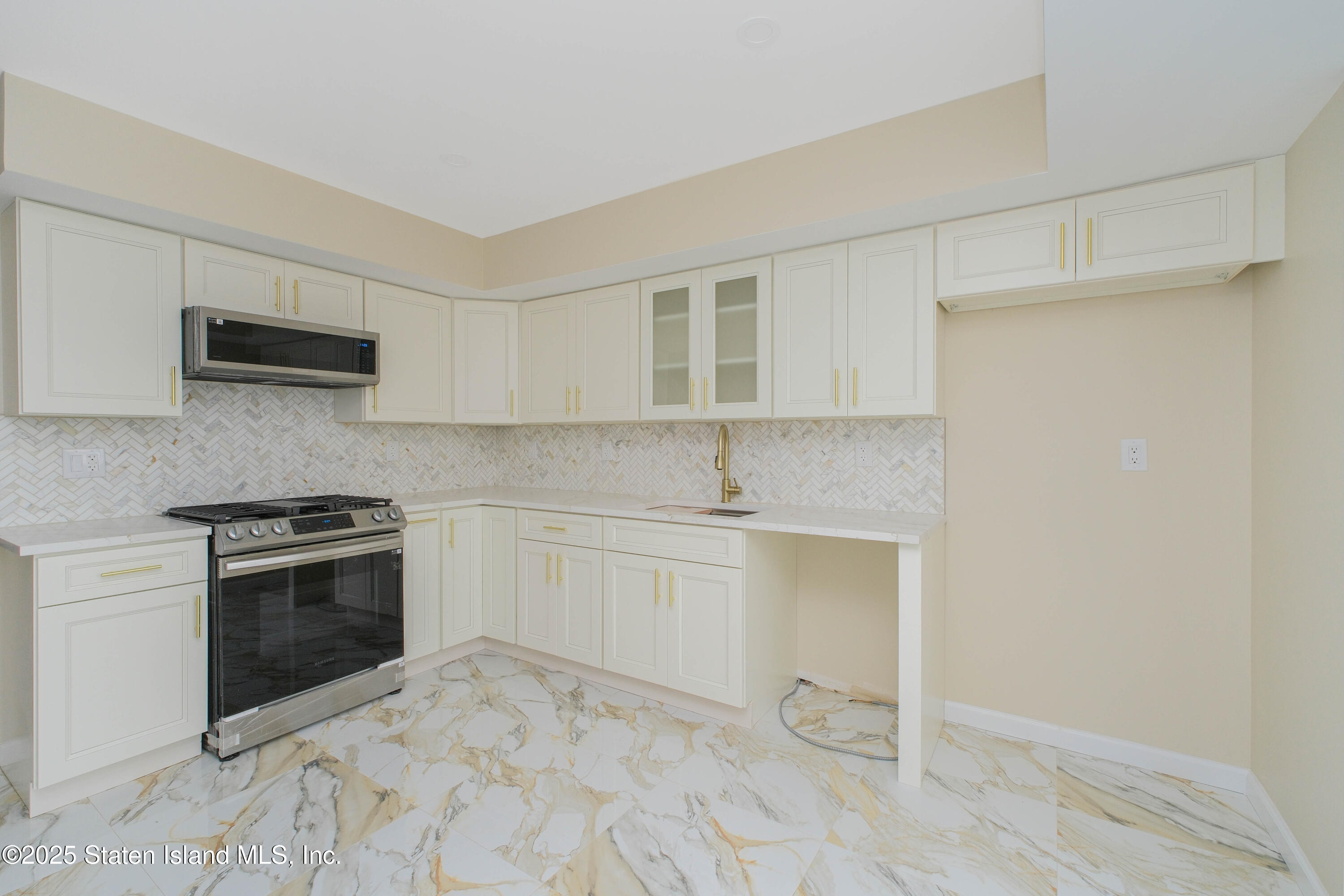 795 Father Capodanno Boulevard, Staten Island, New York image 16