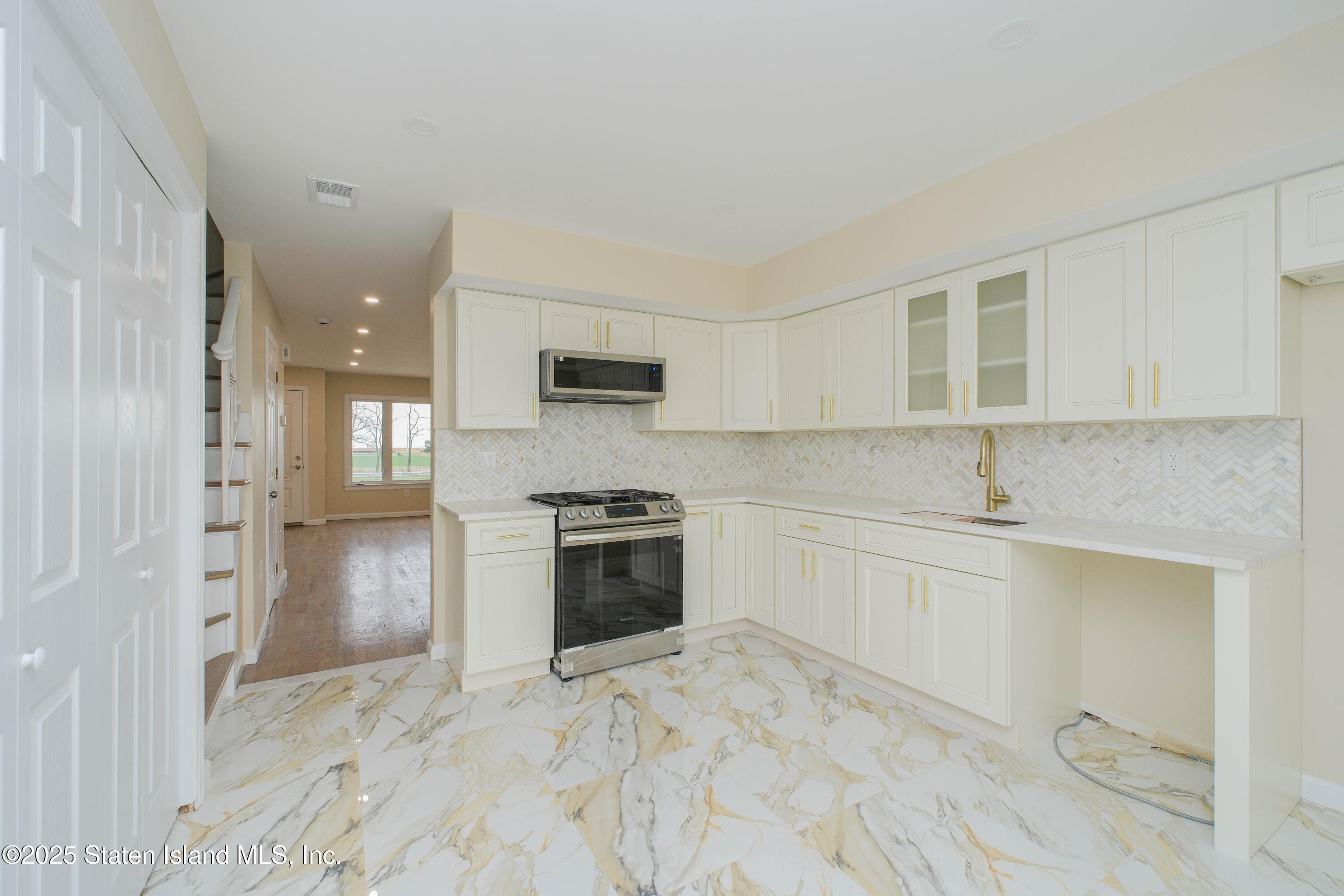 795 Father Capodanno Boulevard, Staten Island, New York image 13