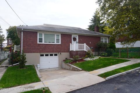 Photo of 243 Sumner Place Pl, Staten Island, NY 10301 (MLS # 1157980)