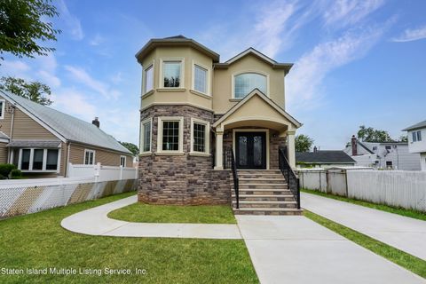 Photo of 141 Bryson Avenue, Staten Island, NY 10302 (MLS # 1164014)