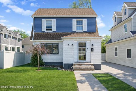 Photo of 44 Tarring Street, Staten Island, NY 10306 (MLS # 2601788)