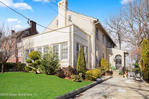 Photo of 63 Forest Avenue, Staten Island, NY 10301 (MLS # 2502246)