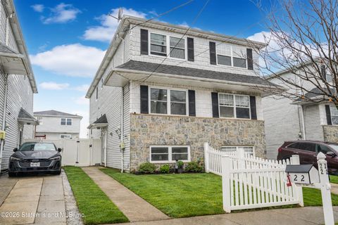Photo of 22 Globe Avenue, Staten Island, NY 10314 (MLS # 2601354)