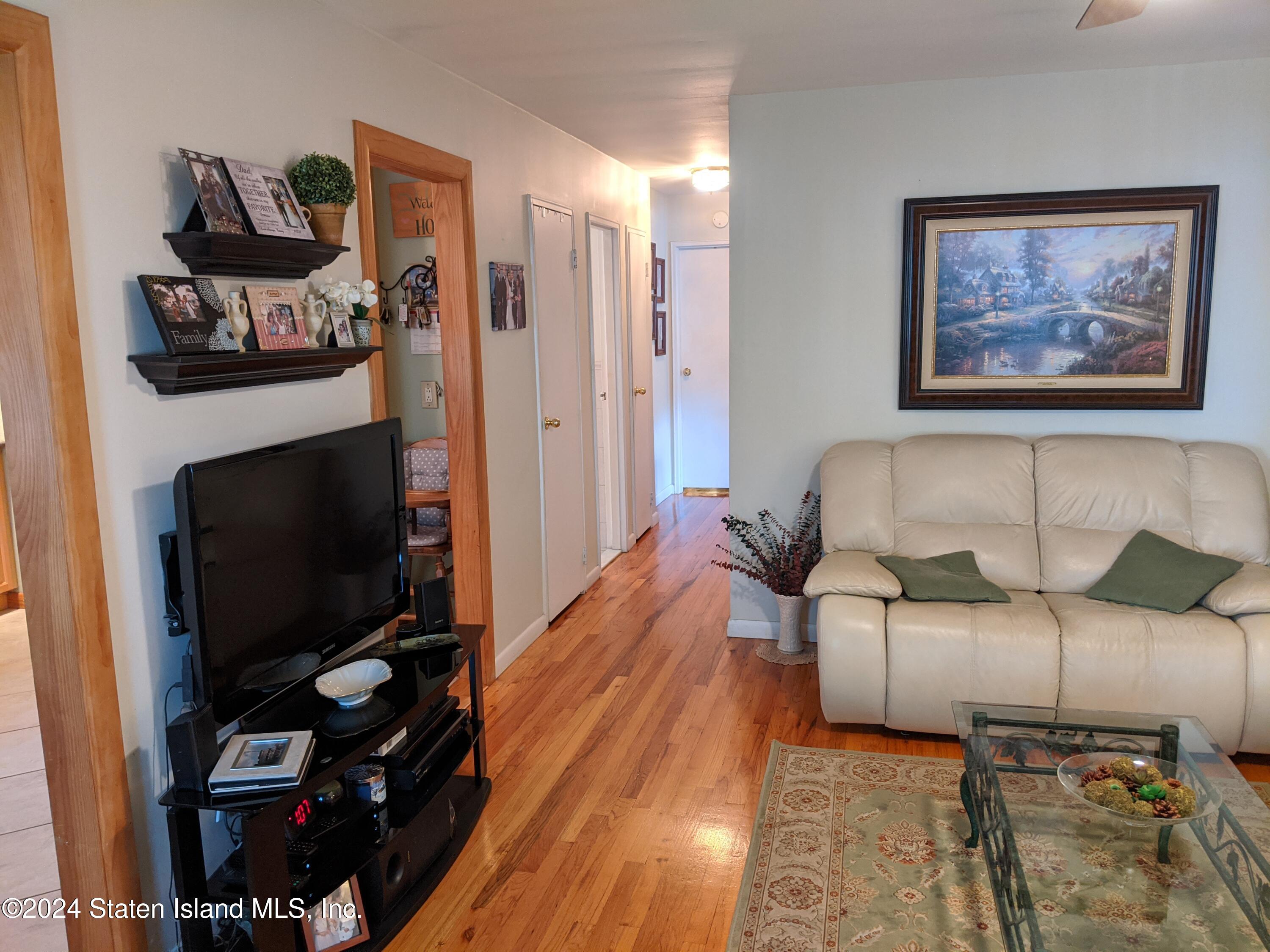 814 Lamont Avenue, Staten Island, New York image 6