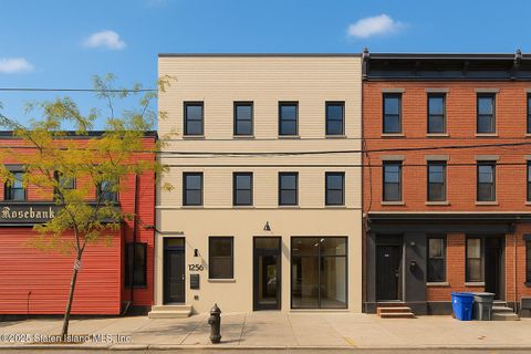 Photo of 1256 Bay Street, Staten Island, NY 10305 (MLS # 2506460)