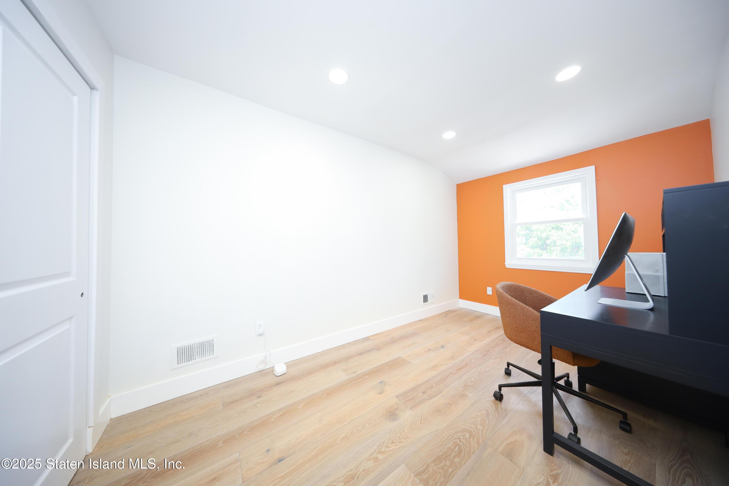 542 Golf View Court, Staten Island, New York image 19