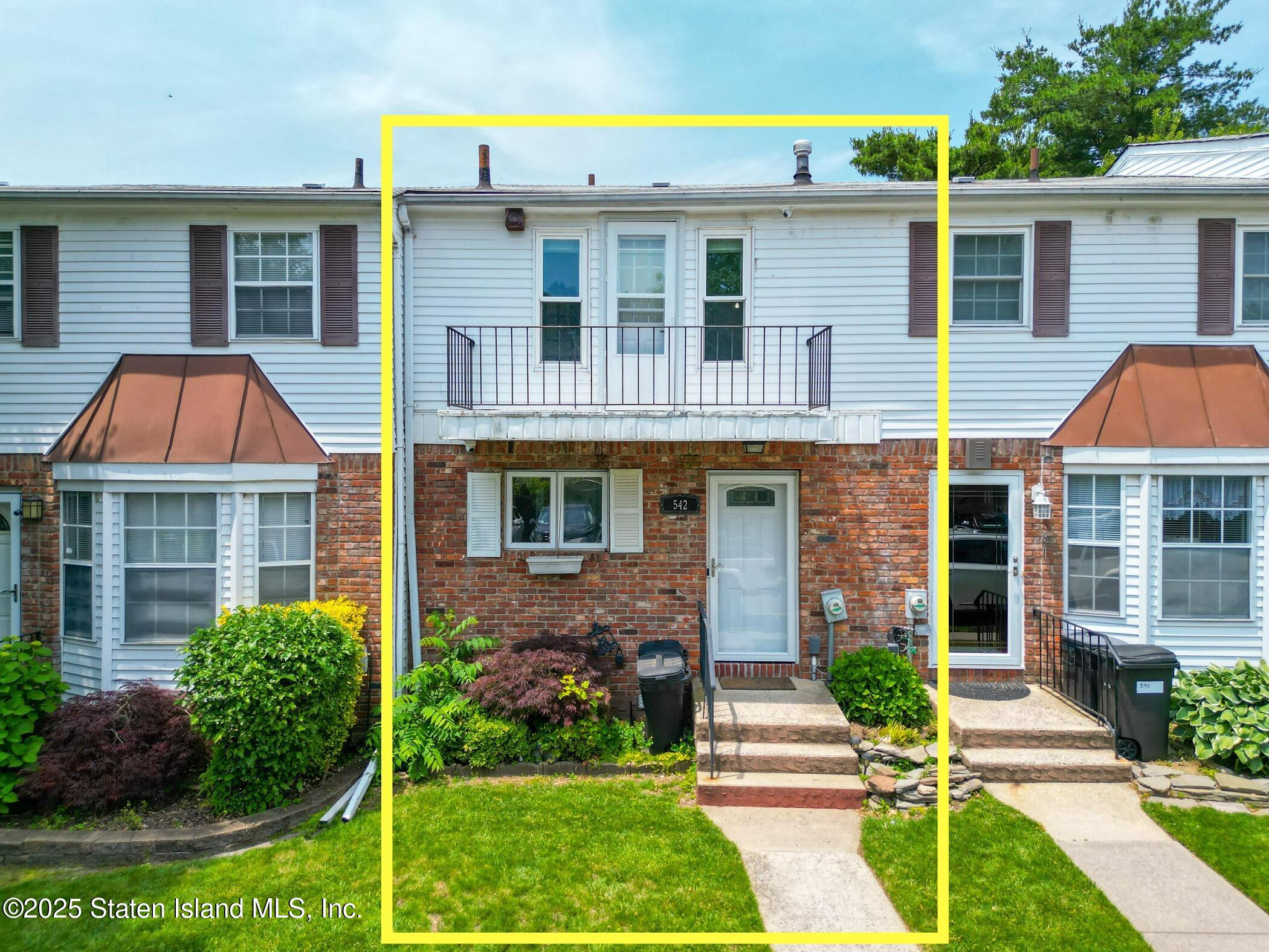 542 Golf View Court, Staten Island, New York image 1