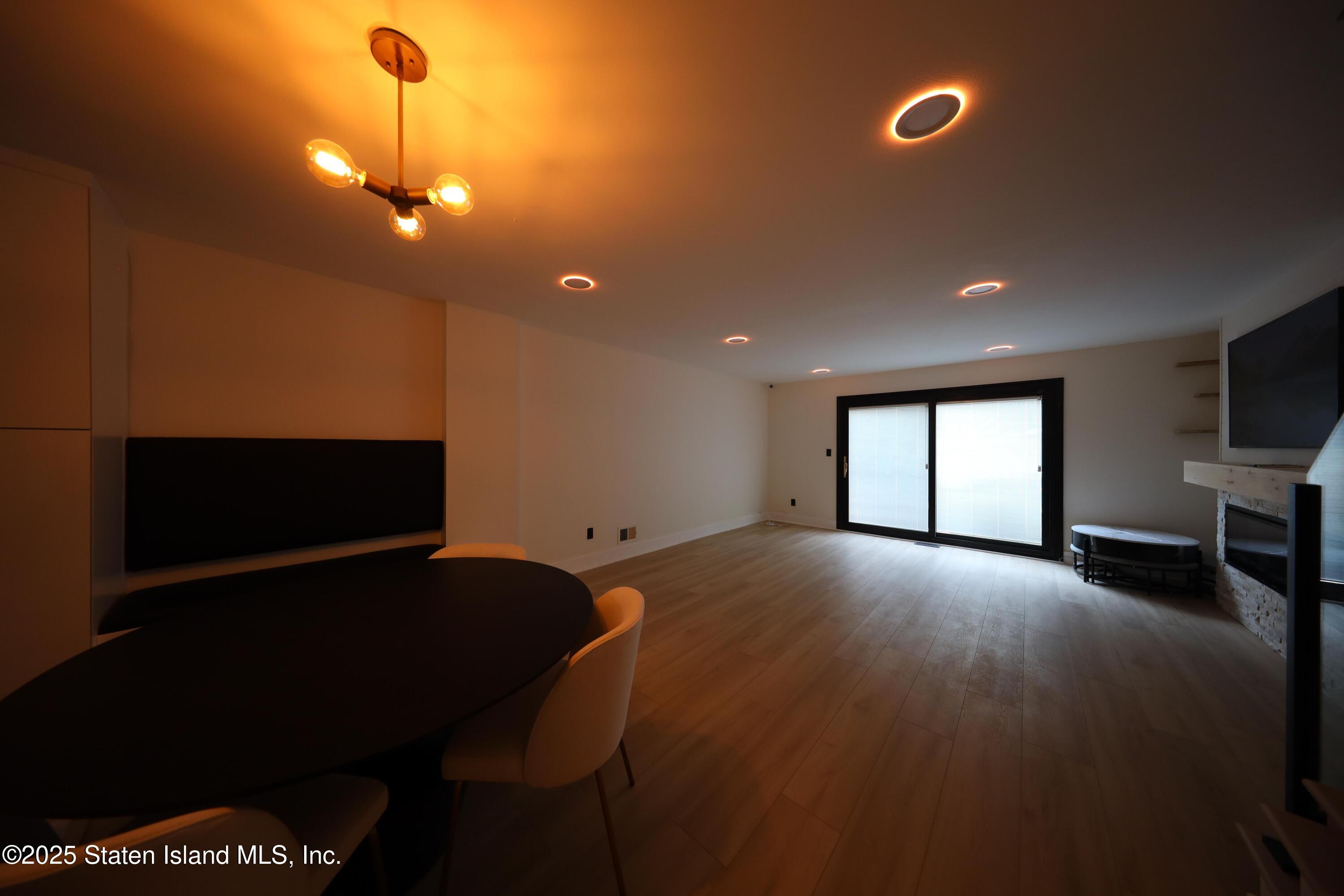 542 Golf View Court, Staten Island, New York image 8