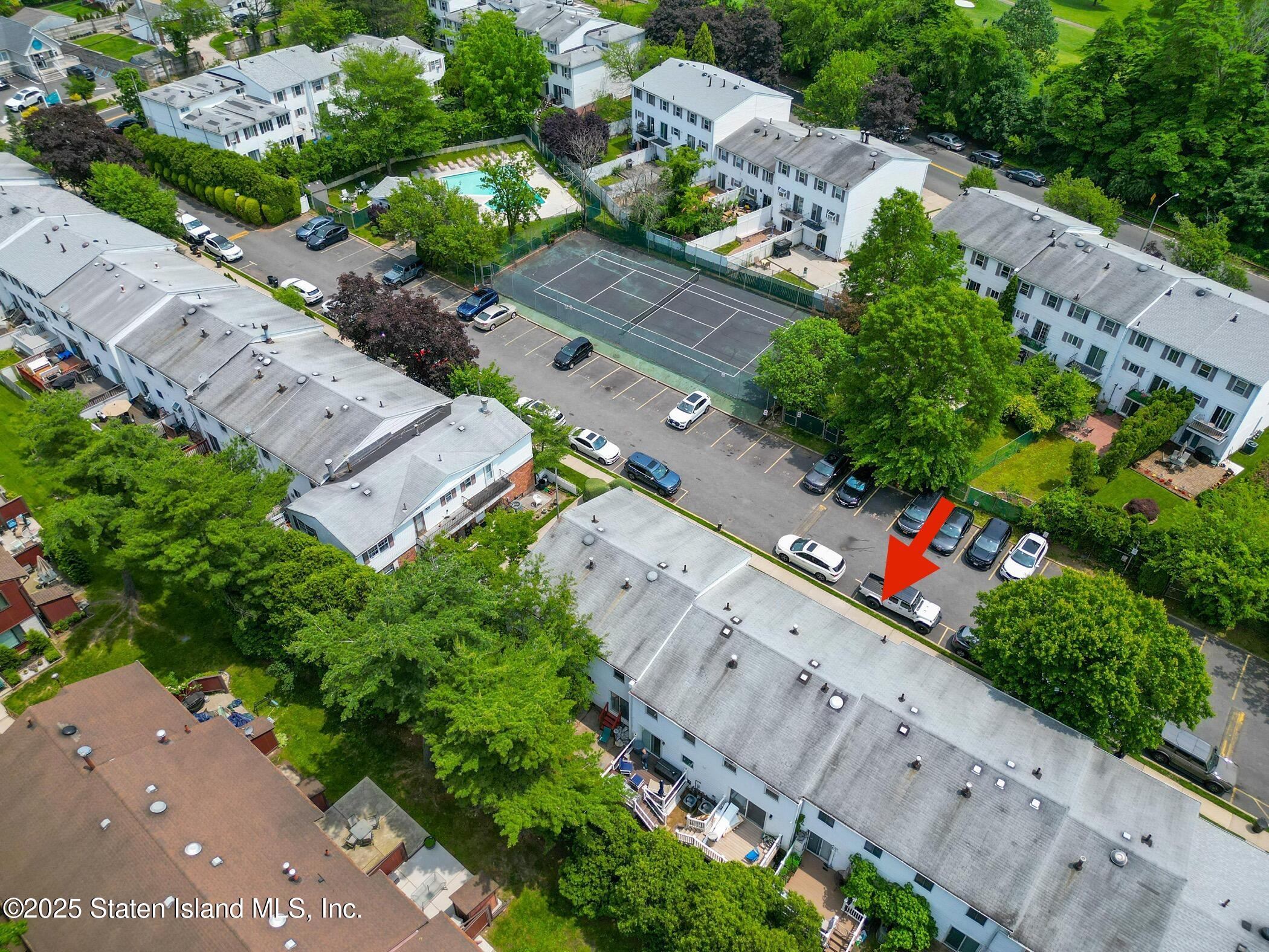 542 Golf View Court, Staten Island, New York image 35