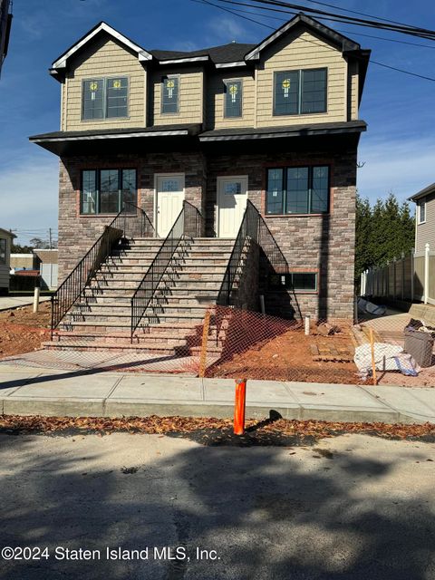 Photo of 41 Sweetwater Avenue, Staten Island, NY 10308 (MLS # 2406134)