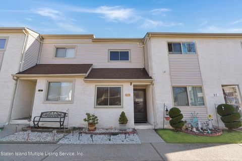 Photo of 55 Winding Woods Loop, Staten Island, NY 10307 (MLS # 2400691)