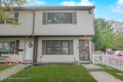 Photo of 141 Huguenot Avenue, Staten Island, NY 10312 (MLS # 2506107)