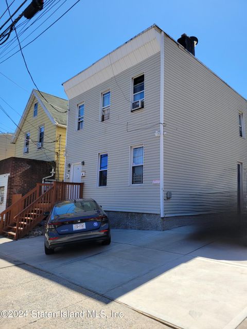 Photo of 540 Jersey Street, Staten Island, NY 10301 (MLS # 2402654)