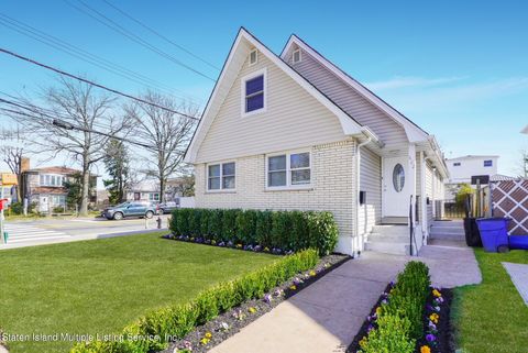 Photo of 622 Katan Avenue, Staten Island, NY 10312 (MLS # 2401490)