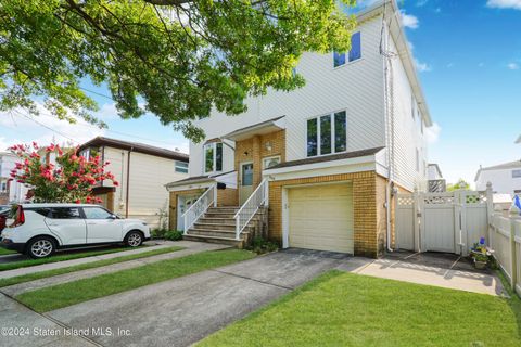 Photo of 306 Colon Avenue, Staten Island, NY 10308 (MLS # 2404454)
