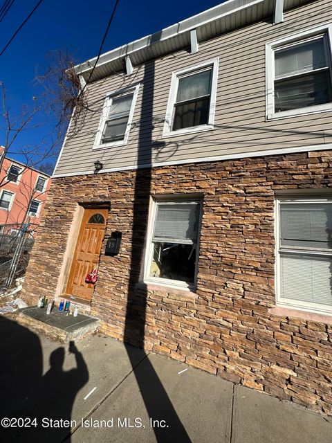 Photo of 15 Ann Street, Staten Island, NY 10302 (MLS # 2405148)