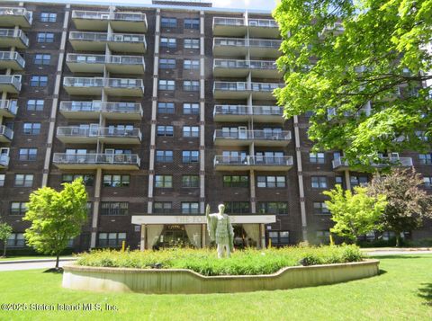 Photo of 1100 Clove Road #7e, Staten Island, NY 10301 (MLS # 2502920)
