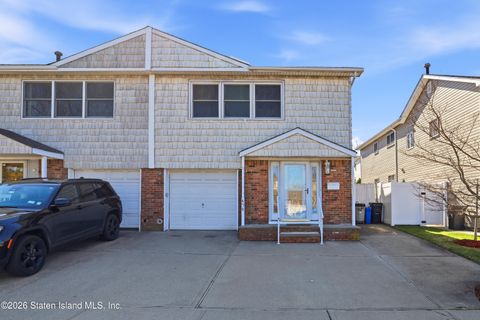 Photo of 478 Leverett Avenue, Staten Island, NY 10308 (MLS # 2602679)