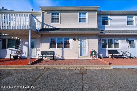 Photo of 189 Quintard Street, Staten Island, NY 10305 (MLS # 2600413)