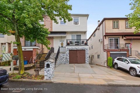 Photo of 28 Hammock Lane, Staten Island, NY 10312 (MLS # 1164390)