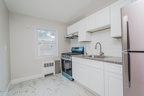 Photo of 12 Stratford Ave Ave #A, Staten Island, NY 10301 (MLS # 2504359)