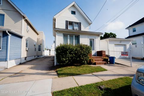 Photo of 9 Westbrook Avenue, Staten Island, NY 10303 (MLS # 2405177)
